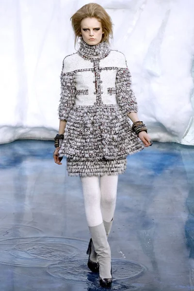 Look 25